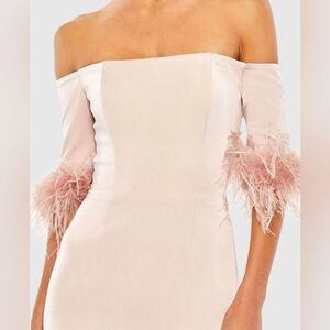 Mac Duggal A11441 | Blush | Feather Off The Shoulder |
Column Gown | Women’s 14